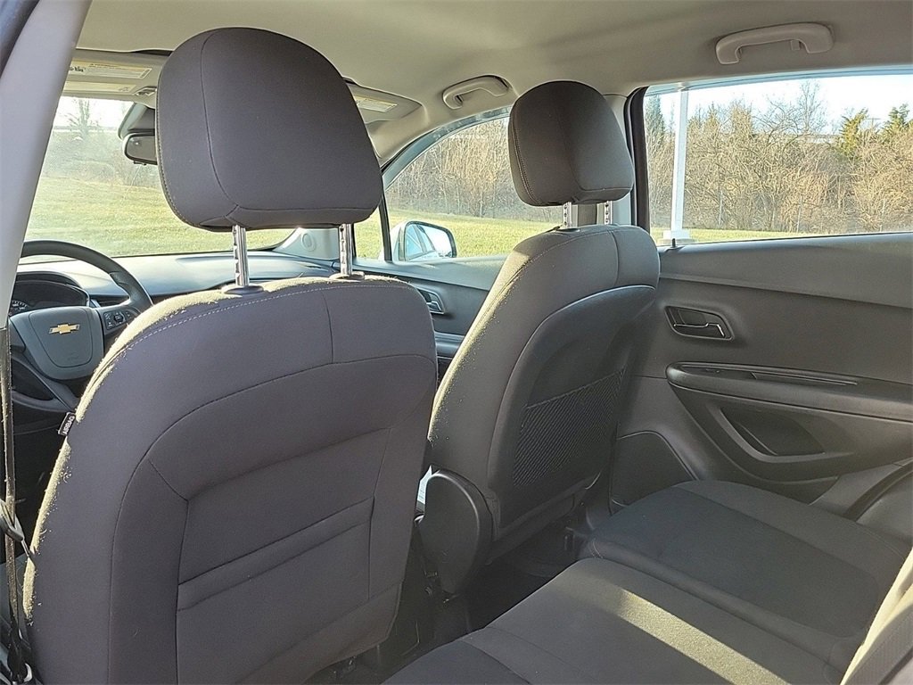 Used 2018 Chevrolet Trax LS image 12