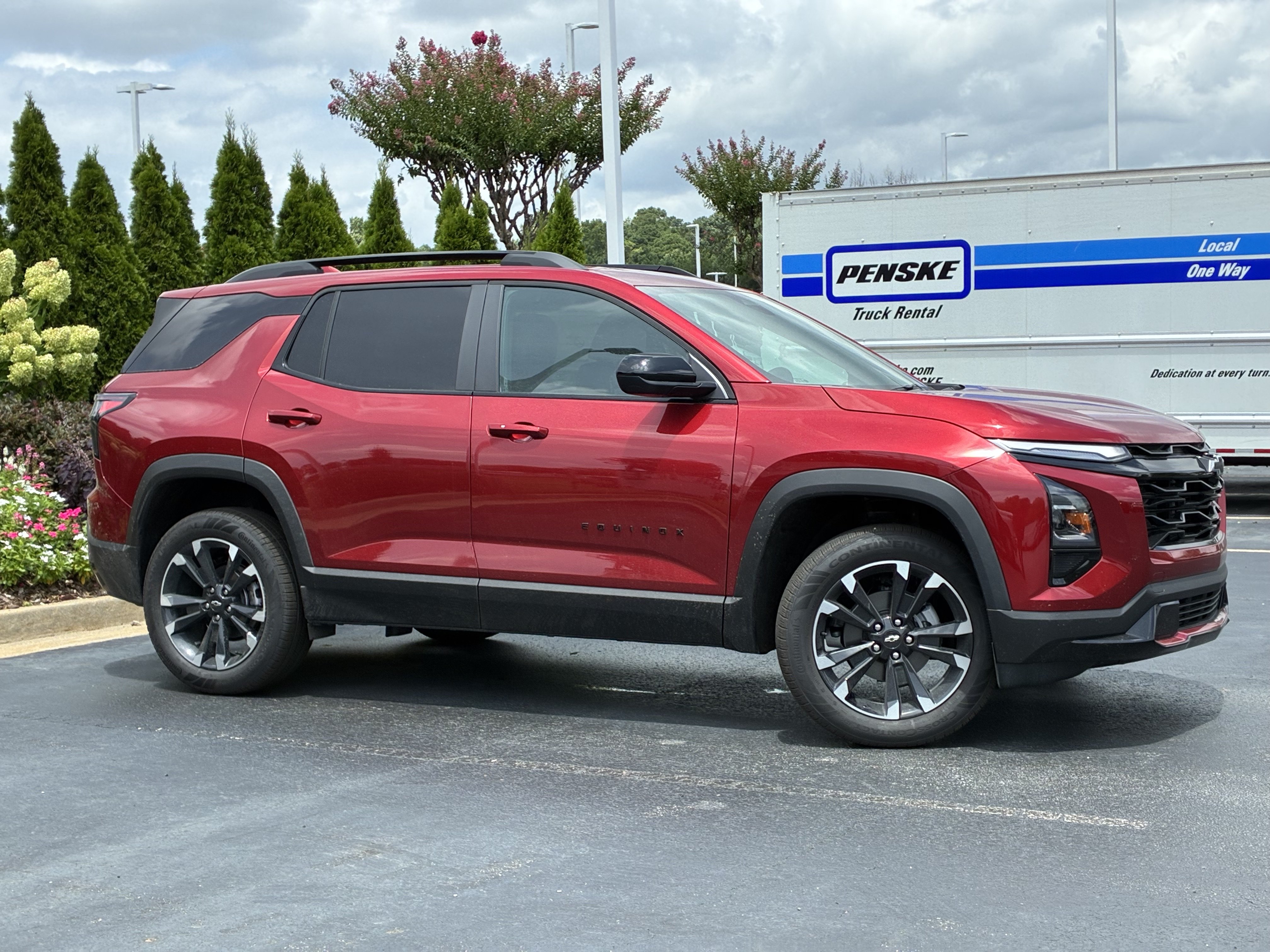 New 2027 Chevrolet Equinox RS w/ Convenience Package III FWD image 3