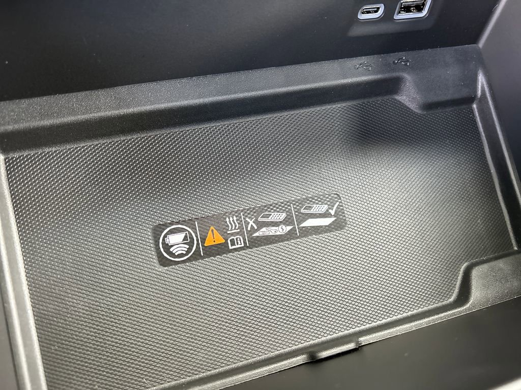 New 2026 GMC Yukon XL AT4 image 27