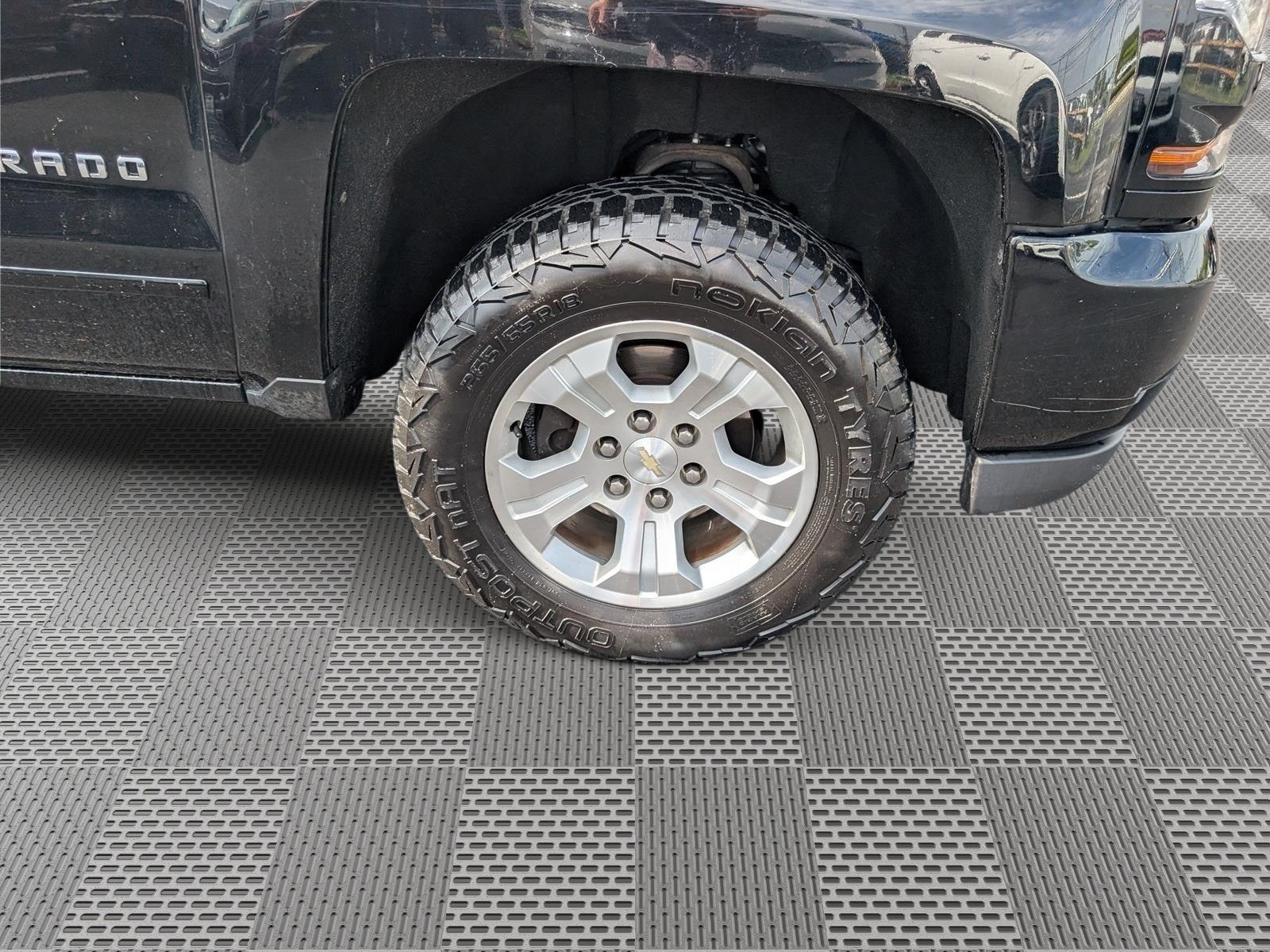 Used 2017 Chevrolet Silverado 1500 LT AWD/4WD image 9