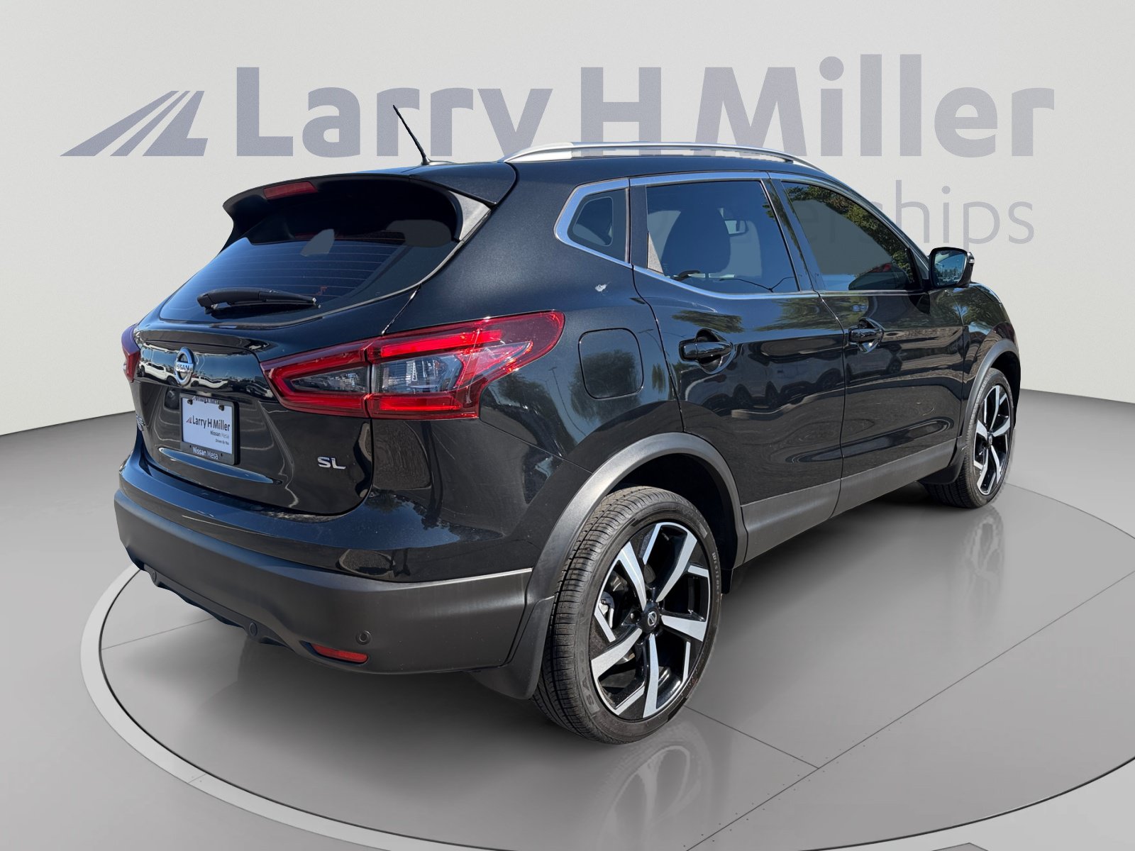 Used 2021 Nissan Rogue Sport SL w/ Premium Package FWD image 5