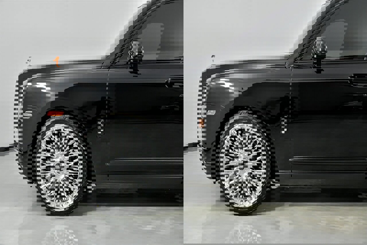 Used 2022 Rolls-Royce Cullinan image 7