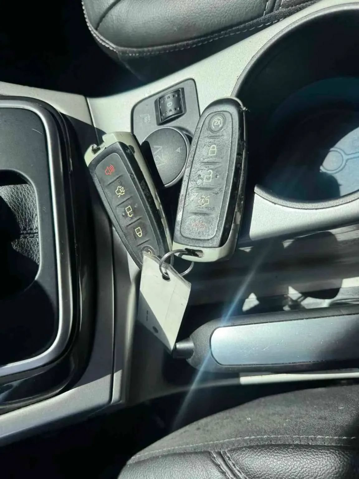 Used 2016 Ford C-MAX Energi SEL w/ Equipment Group 301A FWD image 18