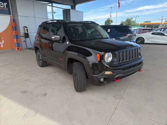 Used 2017 Jeep Renegade Trailhawk AWD/4WD image 7