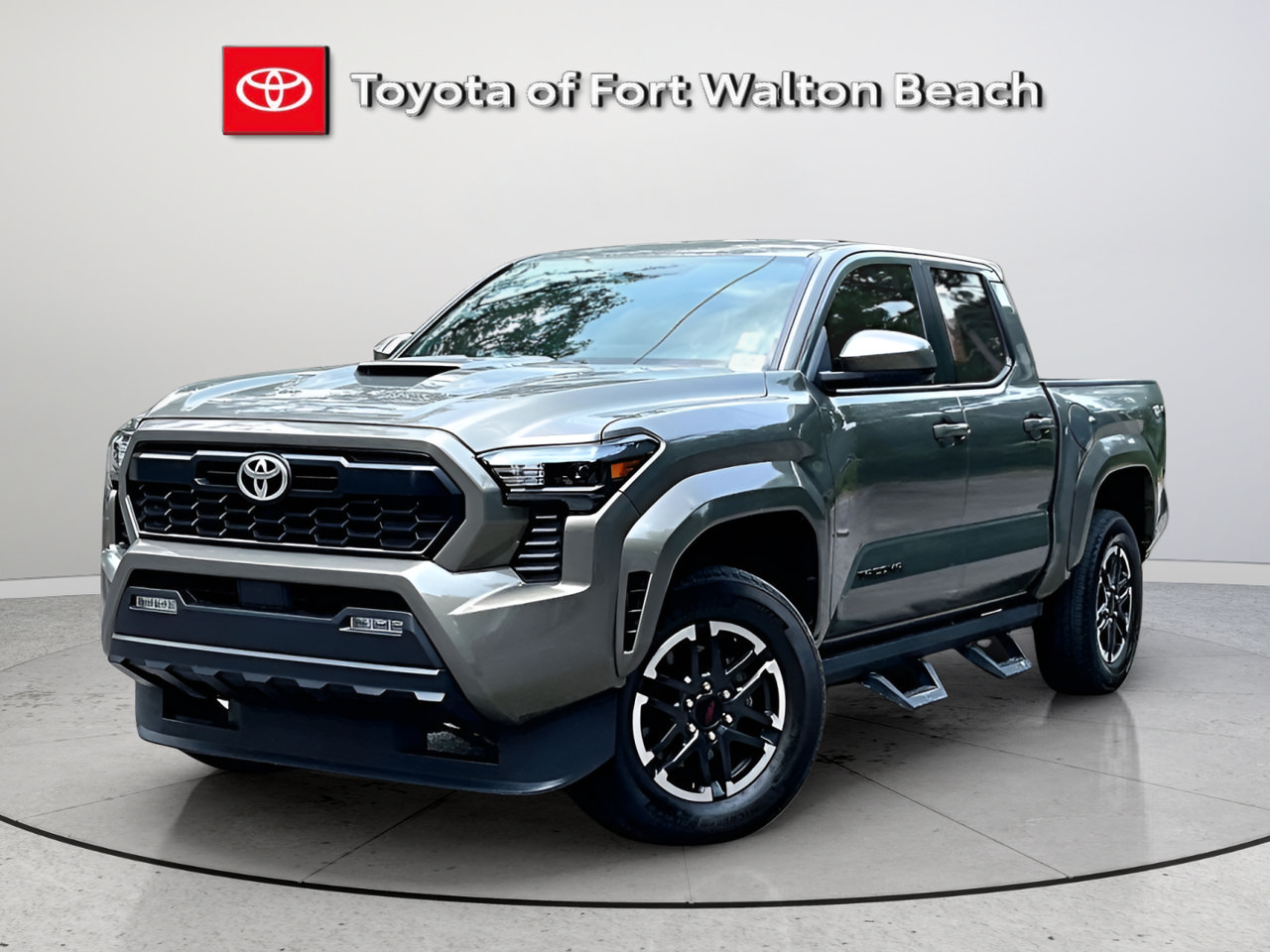 Used 2024 Toyota Tacoma TRD Sport AWD/4WD image 3
