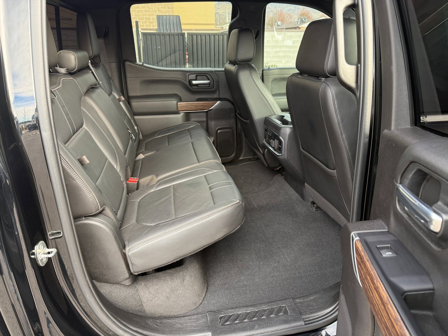 Used 2020 Chevrolet Silverado 1500 High Country w/ Technology Package image 32