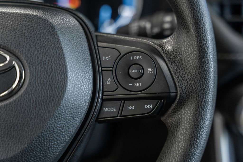 Used 2025 Toyota RAV4 XLE image 24