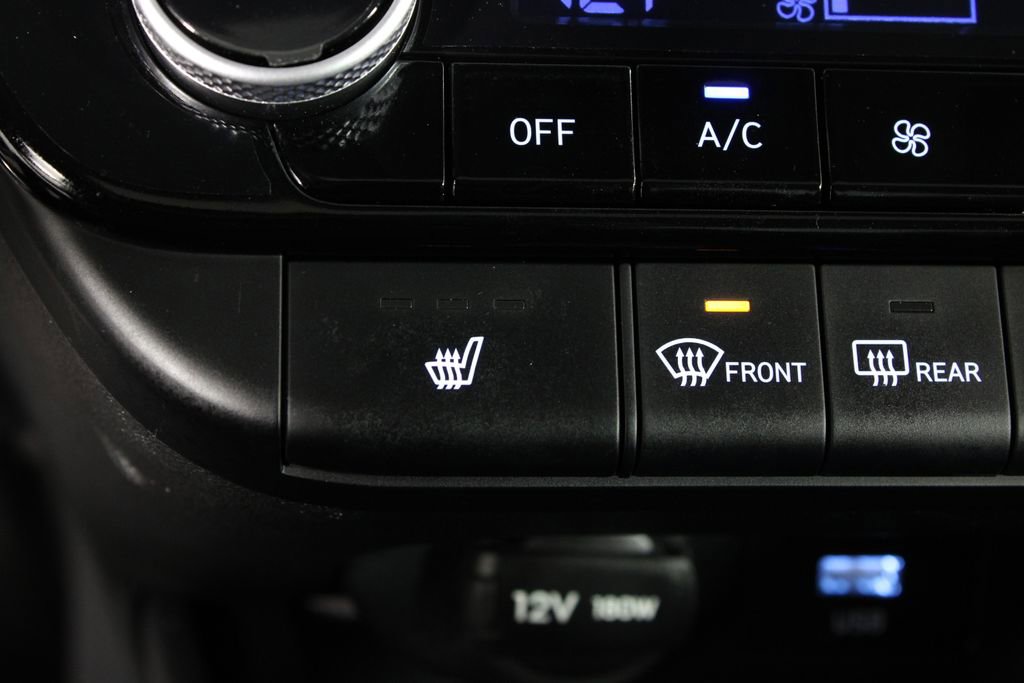 Used 2025 Hyundai Elantra SEL image 24