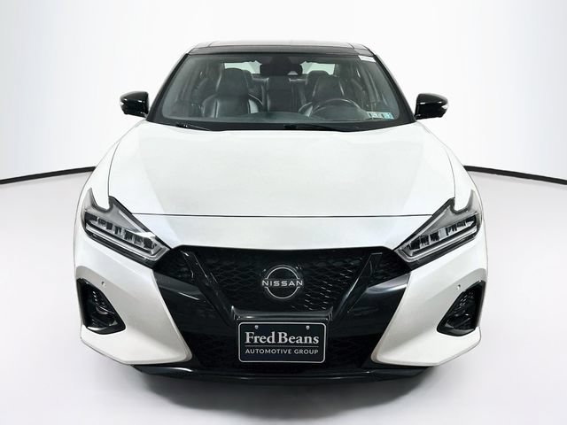 Used 2023 Nissan Maxima SR w/ Sport Mat Group FWD image 2