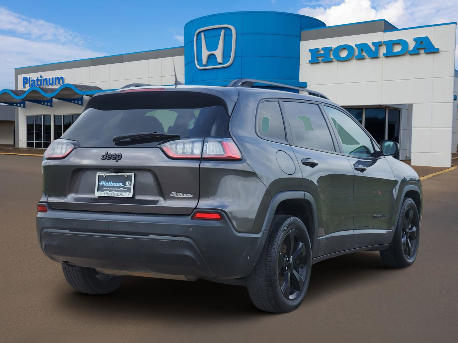 Used 2019 Jeep Cherokee Latitude Plus image 4