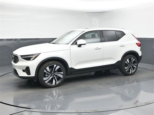 Used 2024 Volvo XC40 B5 Plus w/ Protection Package Premier image 4