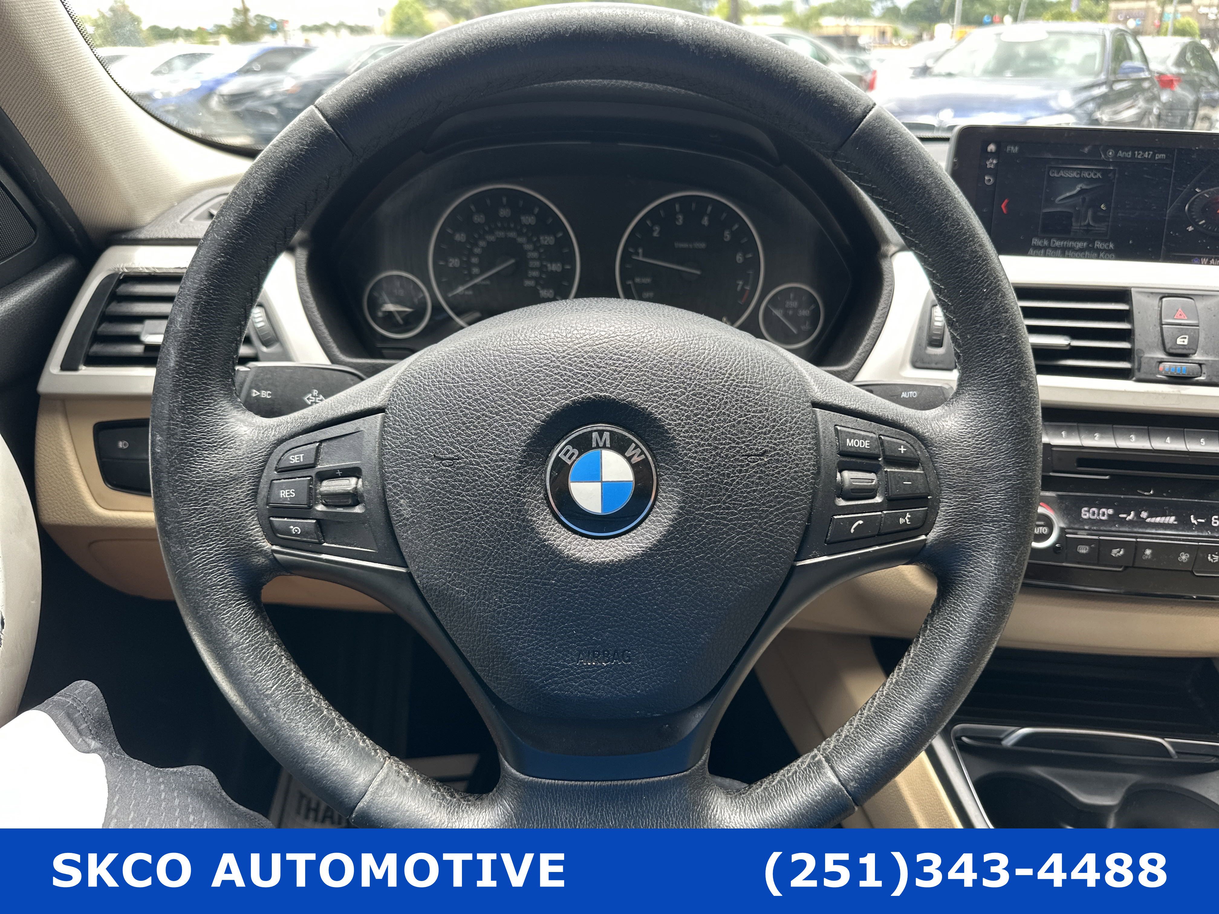 Used 2018 BMW 320i Sedan w/ Premium Package RWD image 29