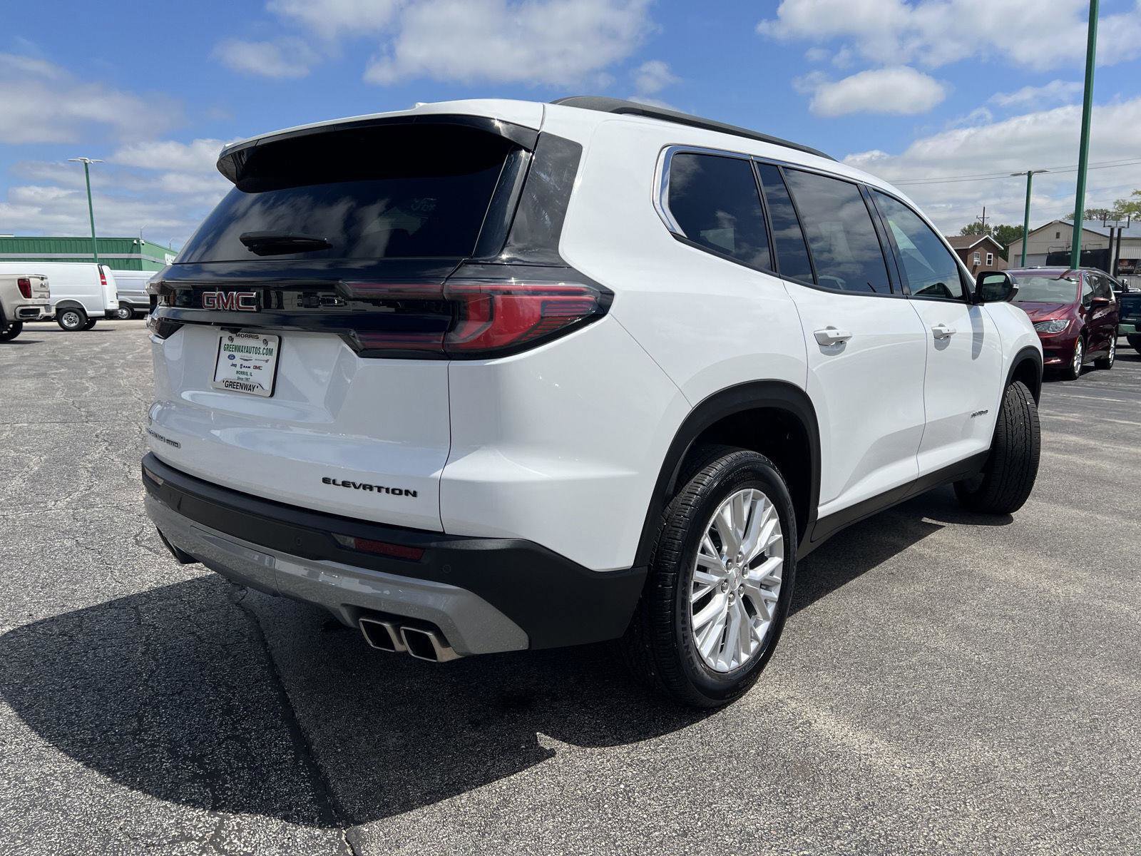 Used 2024 GMC Acadia Elevation AWD/4WD image 4