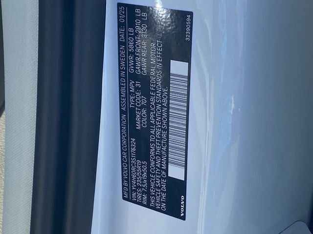 Certified 2025 Volvo XC60 T8 Plus AWD/4WD image 25