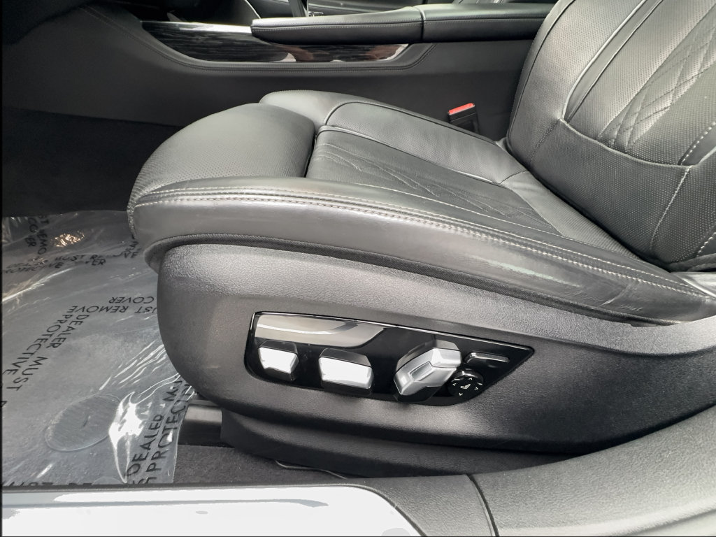 Used 2022 BMW 740i w/ Luxury Rear Seating Package RWD image 23