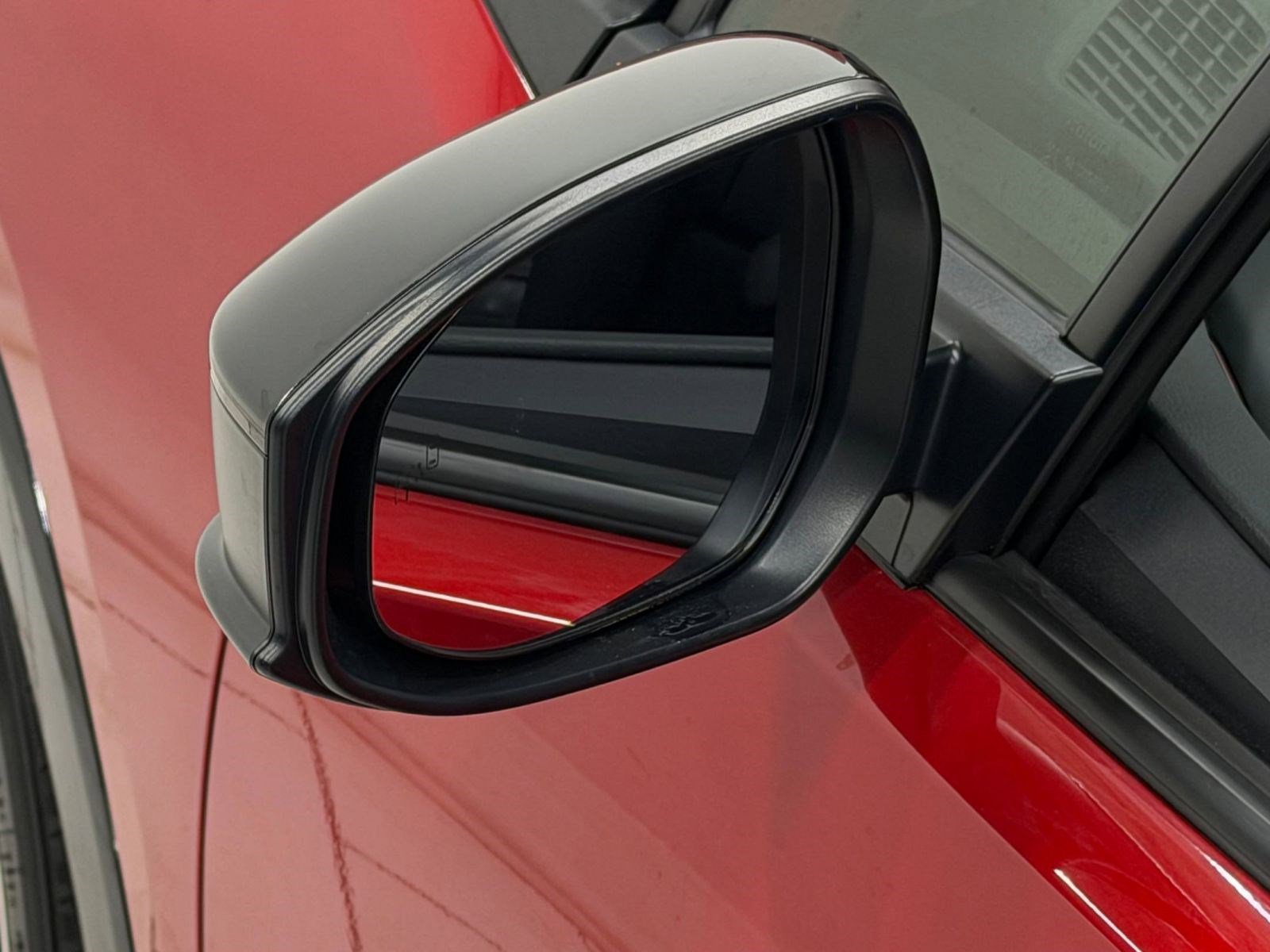 Used 2025 Toyota Prius Plug-In Hybrid w/ Limited Premium Package image 38