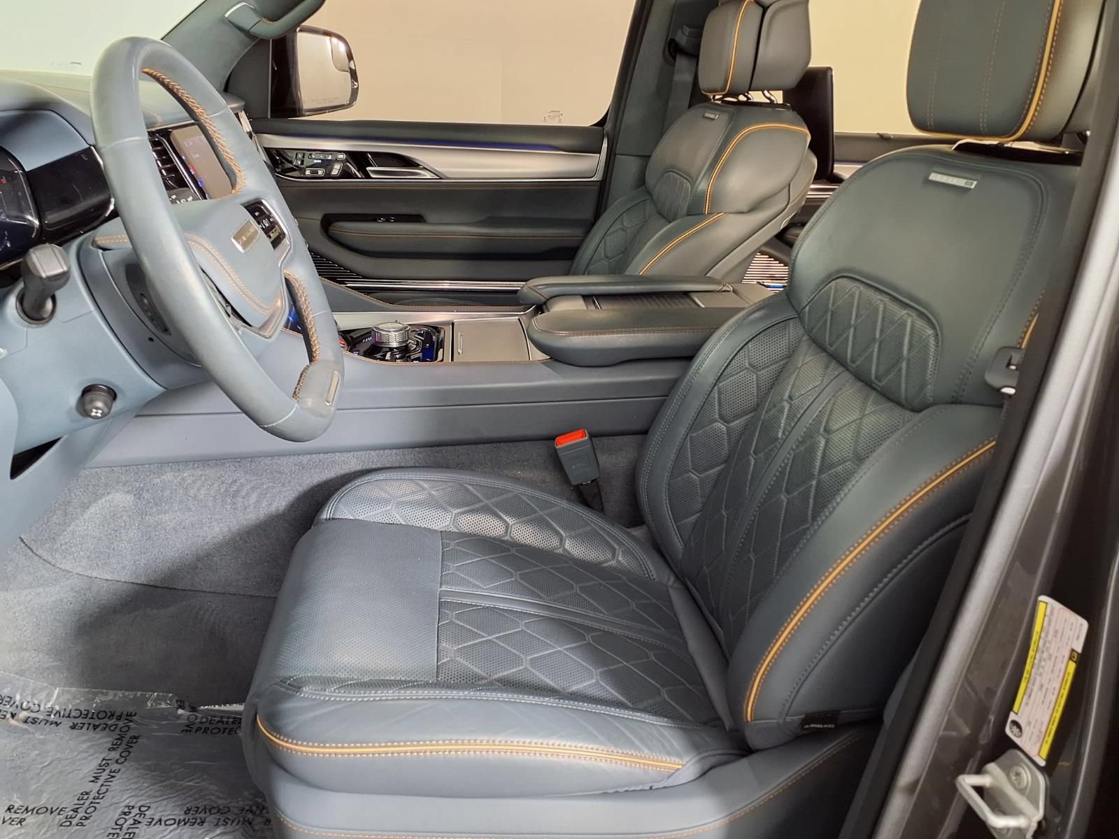 Used 2023 Jeep Grand Wagoneer L Series III w/ Rear Seat Video Group 1 AWD/4WD image 28