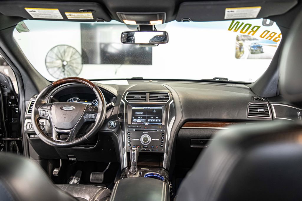 Used 2016 Ford Explorer Platinum AWD/4WD image 38