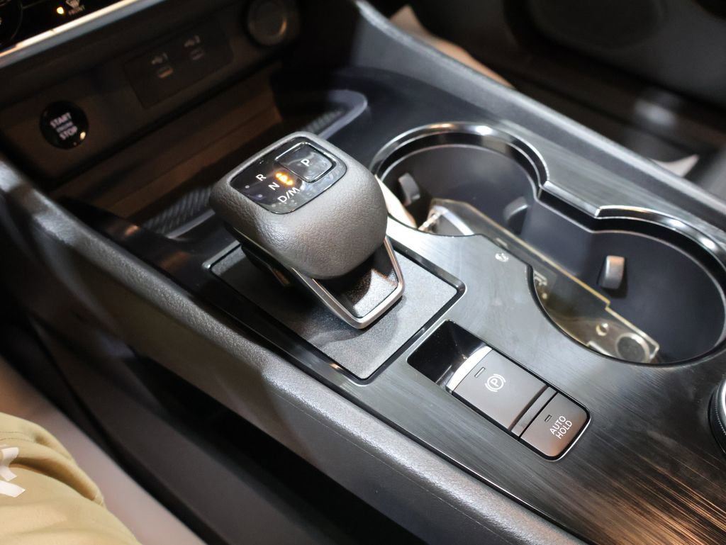 Used 2025 Nissan Rogue SV image 30