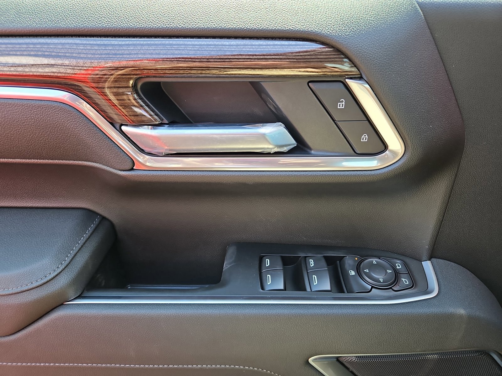 New 2026 Chevrolet Silverado 1500 LT w/ LPO, Liner Protection Package AWD/4WD image 17
