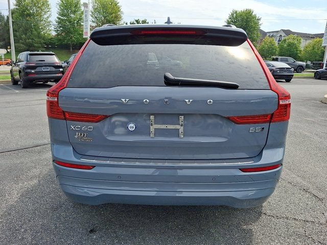 Used 2022 Volvo XC60 B5 Momentum w/ Climate Package AWD/4WD image 7