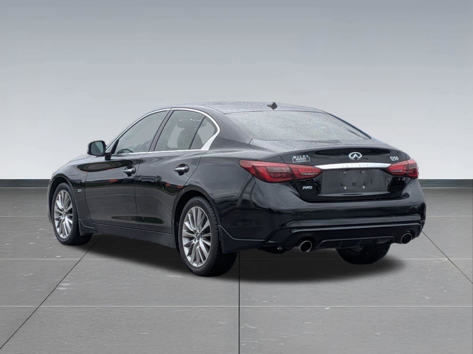 Used 2018 INFINITI Q50 Luxe w/ Essential Package (3.0T Luxe) AWD/4WD image 4