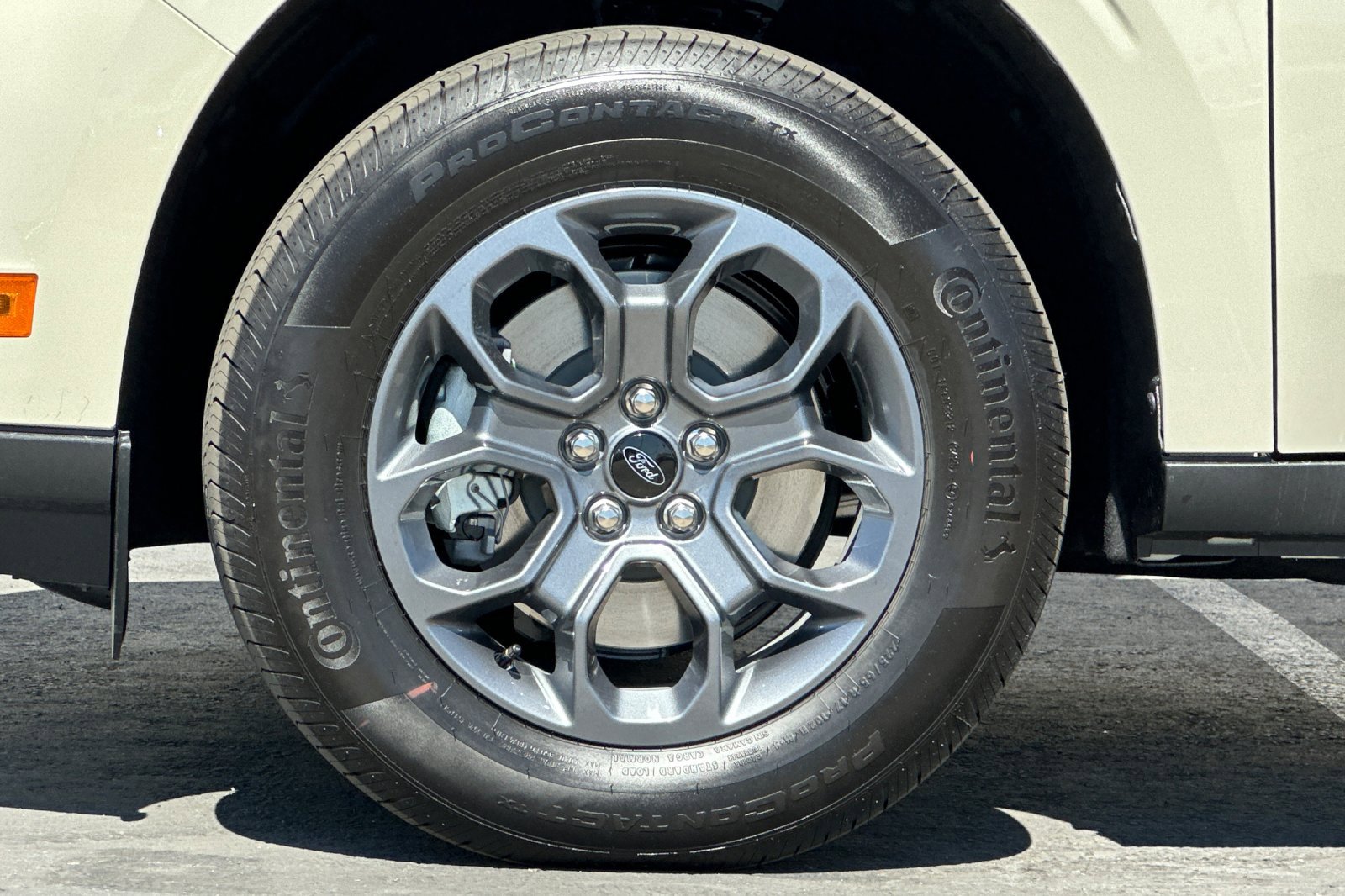 New 2025 Ford Maverick XLT w/ XLT Luxury Package image 23