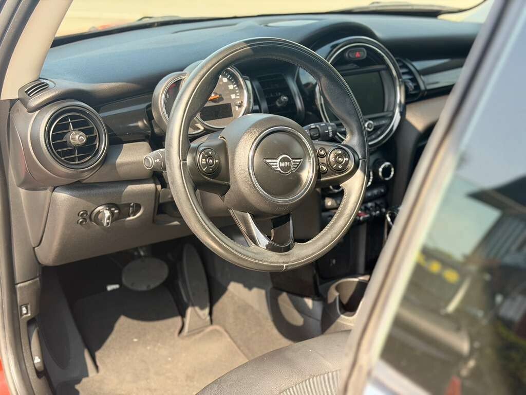 Used 2019 MINI Cooper 2-Door Hardtop FWD image 11