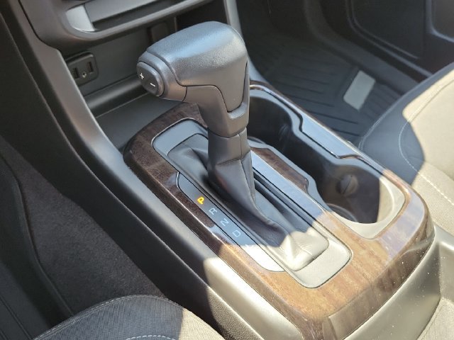 Used 2020 GMC Canyon SLE w/ Driver Alert Package RWD image 31