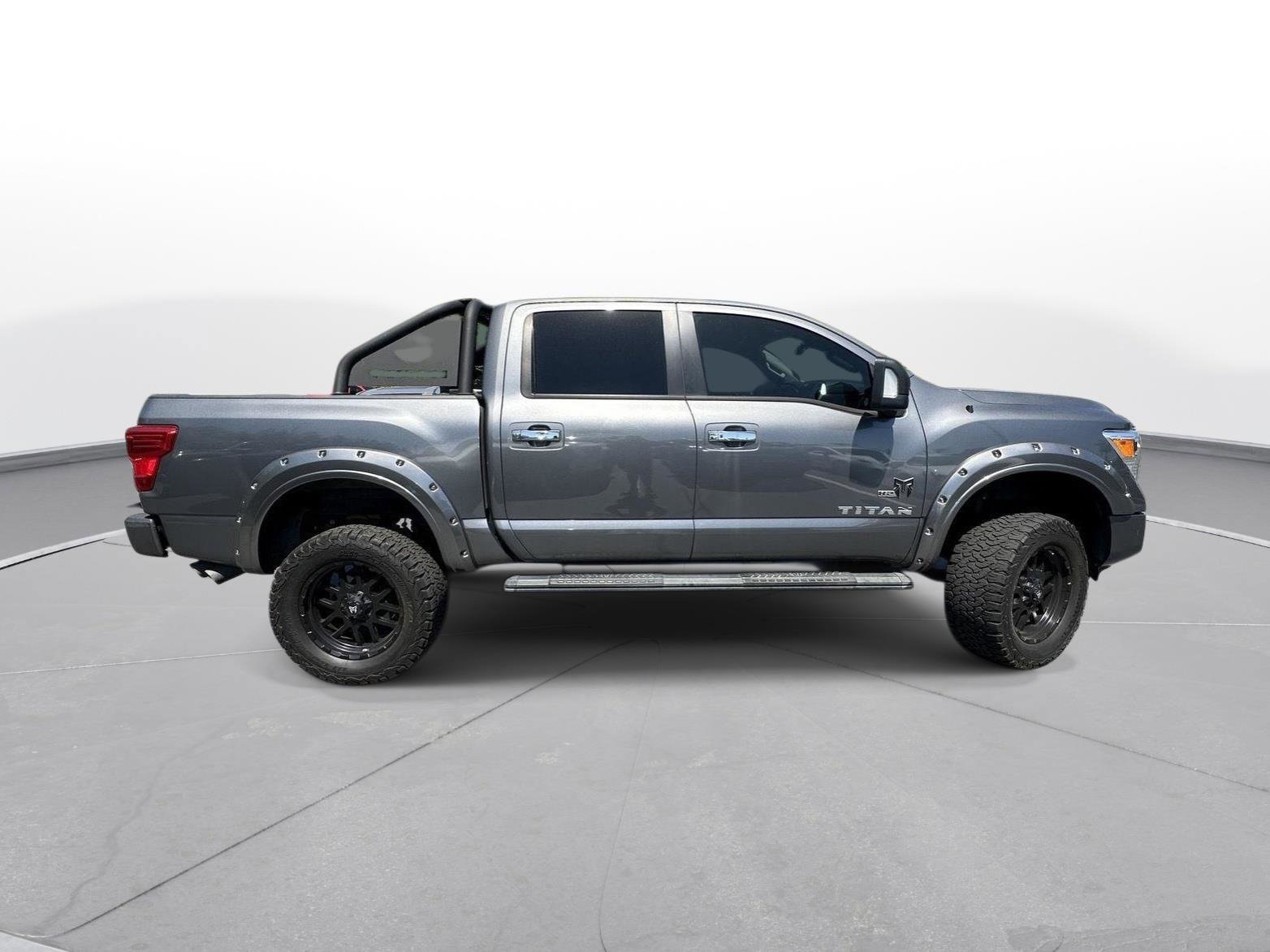 Used 2021 Nissan Titan SV w/ SV Convenience Package AWD/4WD image 5