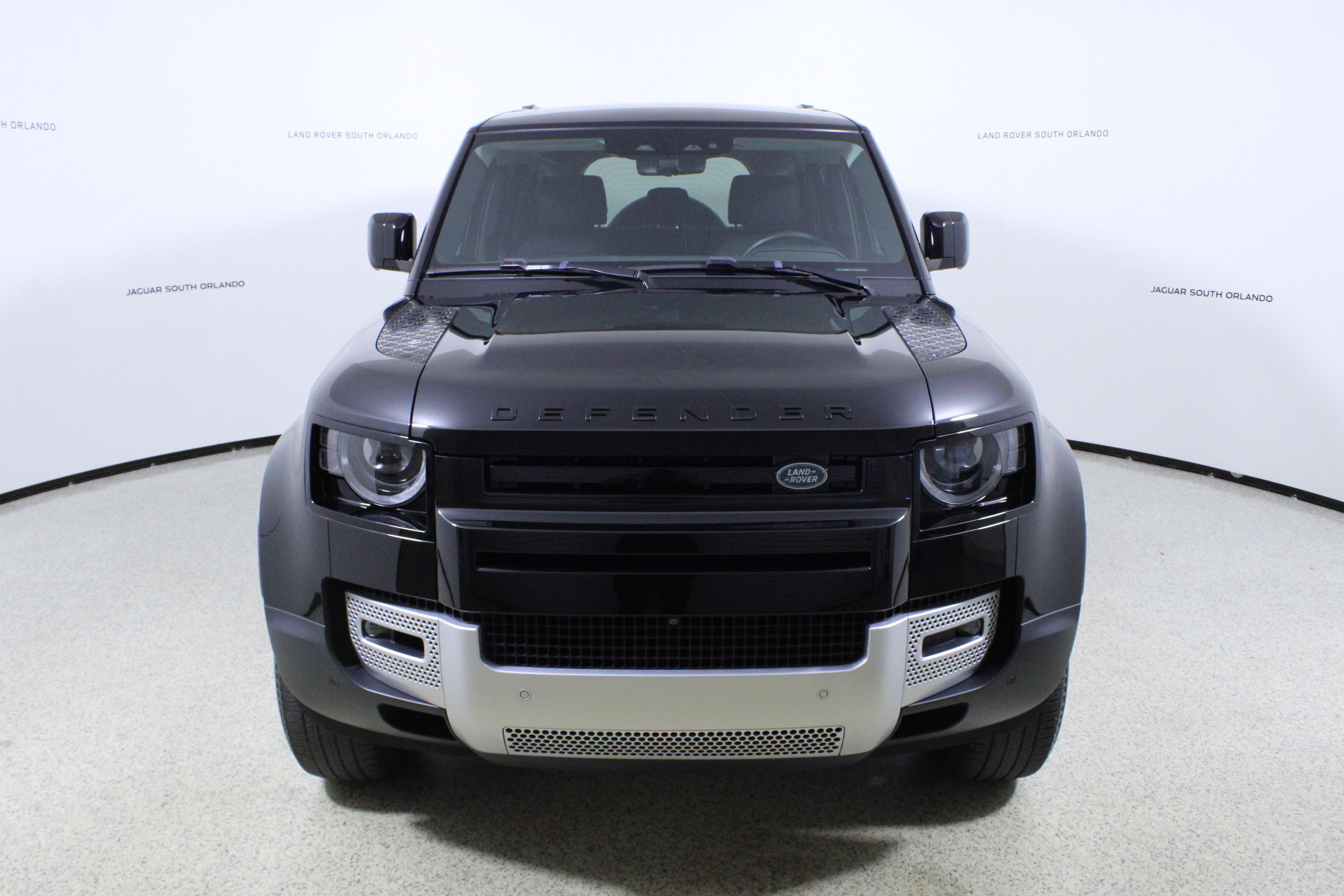 Used 2024 Land Rover Defender 110 S image 2