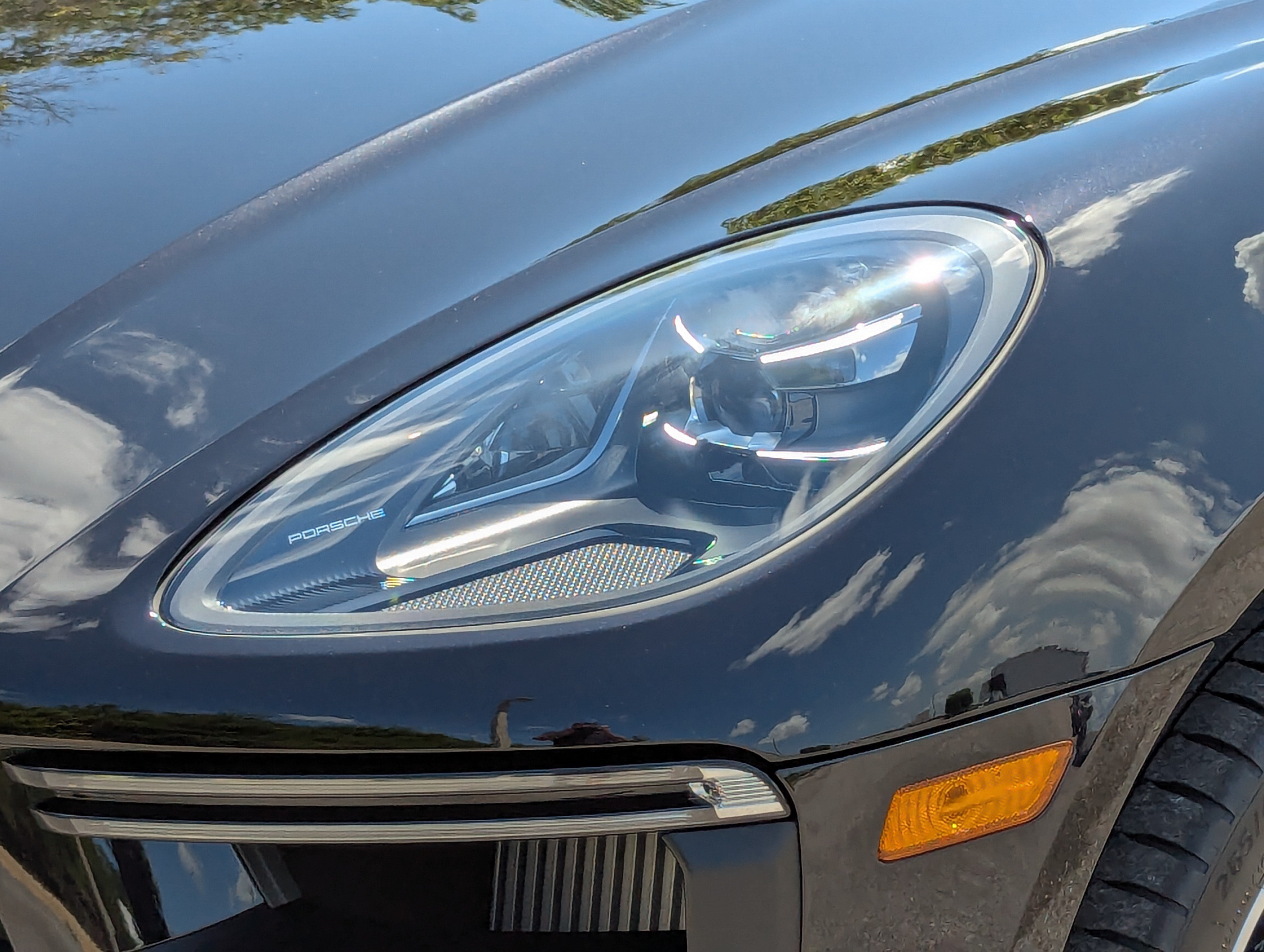 Used 2020 Porsche Macan Turbo AWD/4WD image 9