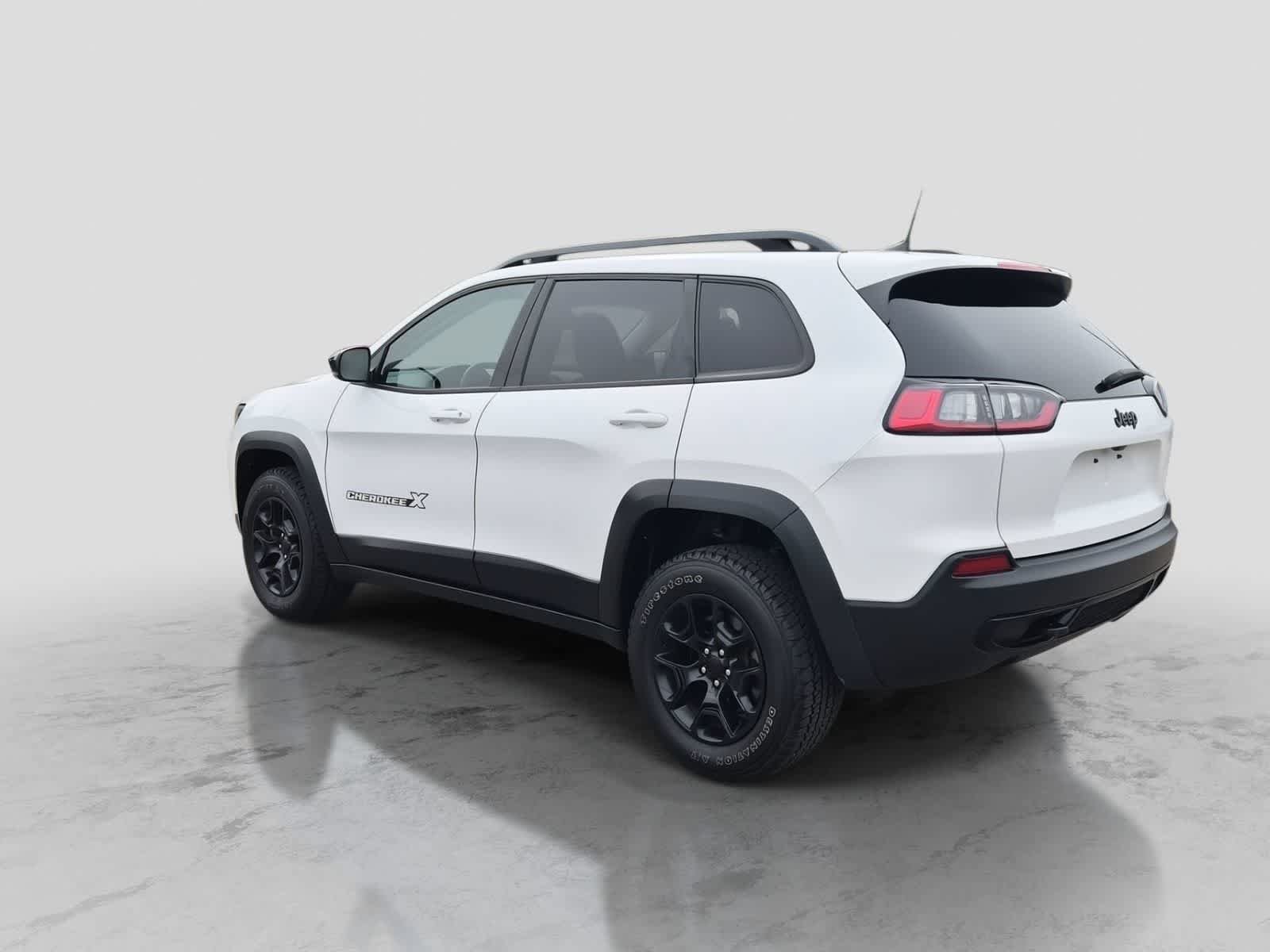 Used 2022 Jeep Cherokee Latitude AWD/4WD image 6
