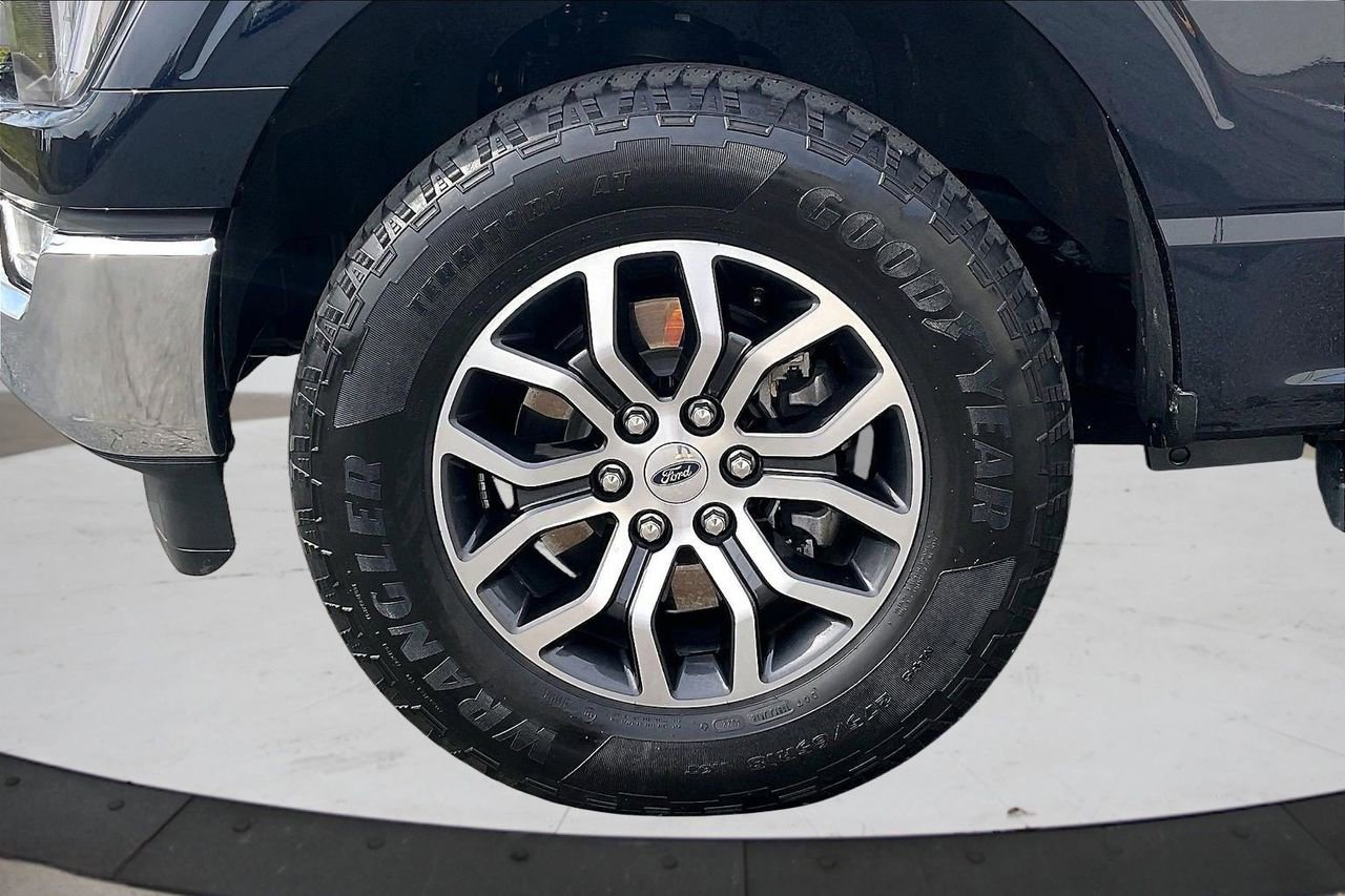 Used 2022 Ford F150 Lariat w/ Trailer Tow Package image 34