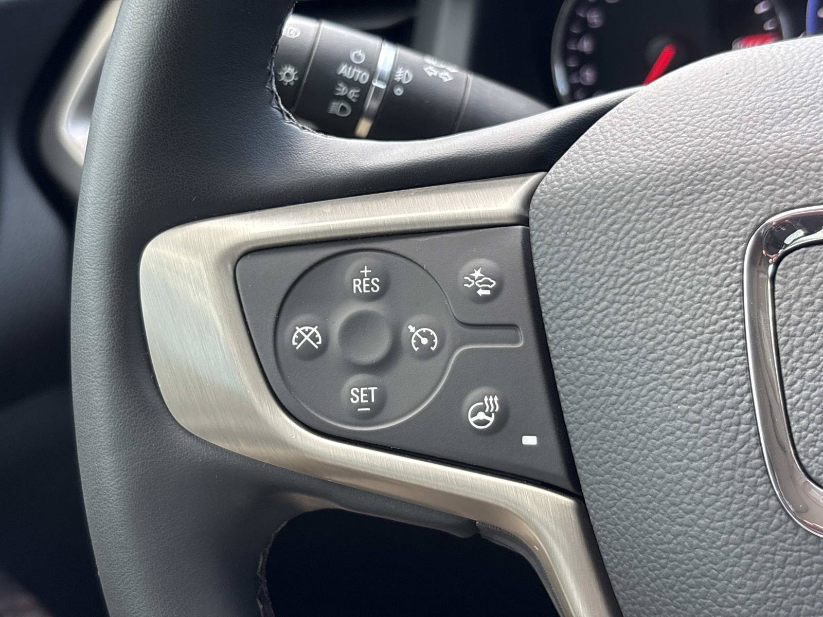 Used 2023 GMC Acadia Denali w/ Denali Technology Package FWD image 19