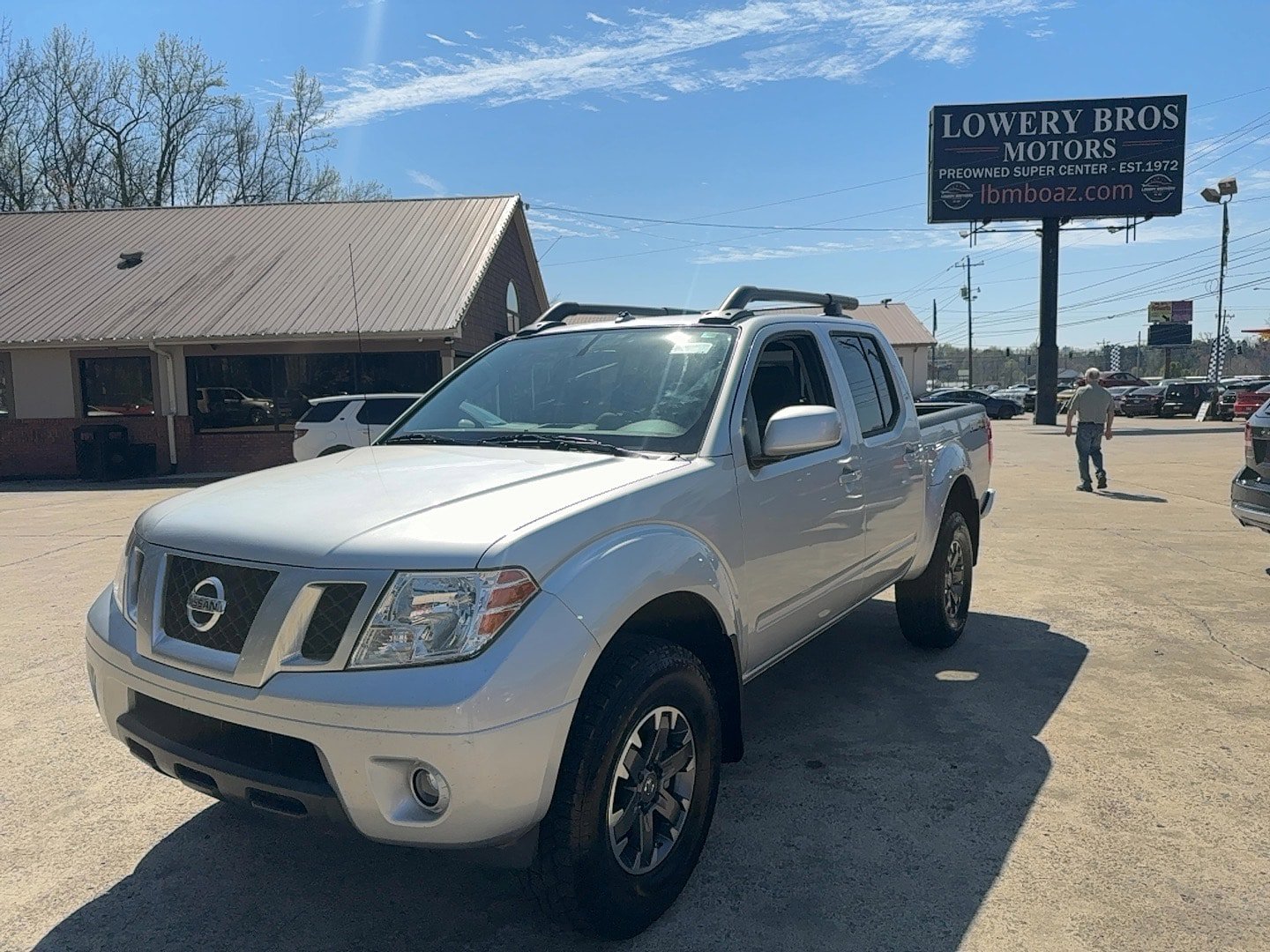 Used 2017 Nissan Frontier PRO-4X w/ Pro-4x Luxury Package AWD/4WD image 1