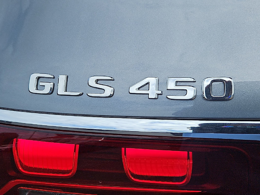 Used 2025 Mercedes-Benz GLS 450 4MATIC image 14