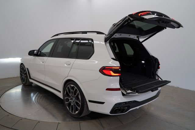 Used 2026 BMW X7 M60i image 97