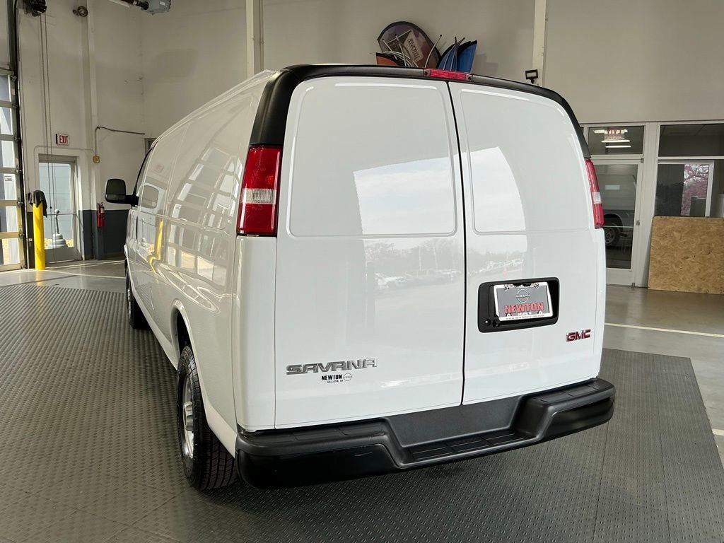 Used 2023 GMC Savana 2500 Extended w/ Driver Convenience Package image 13