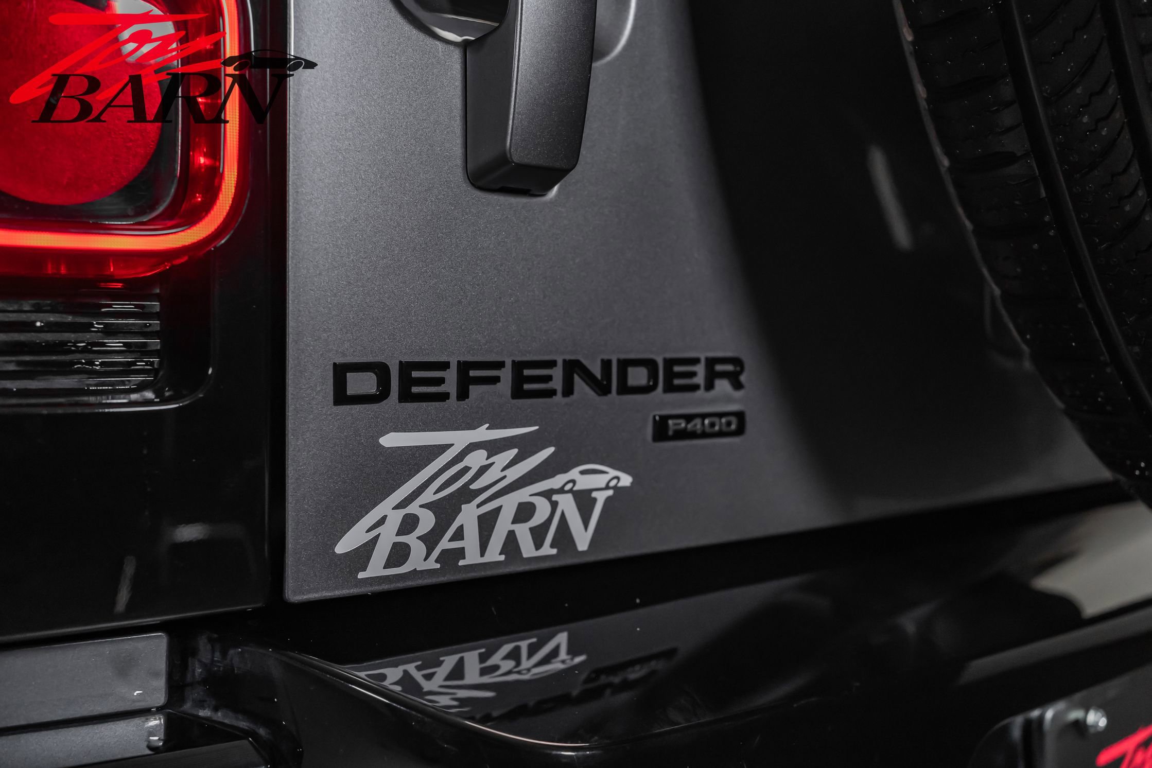 Used 2023 Land Rover Defender 110 X-Dynamic SE image 12