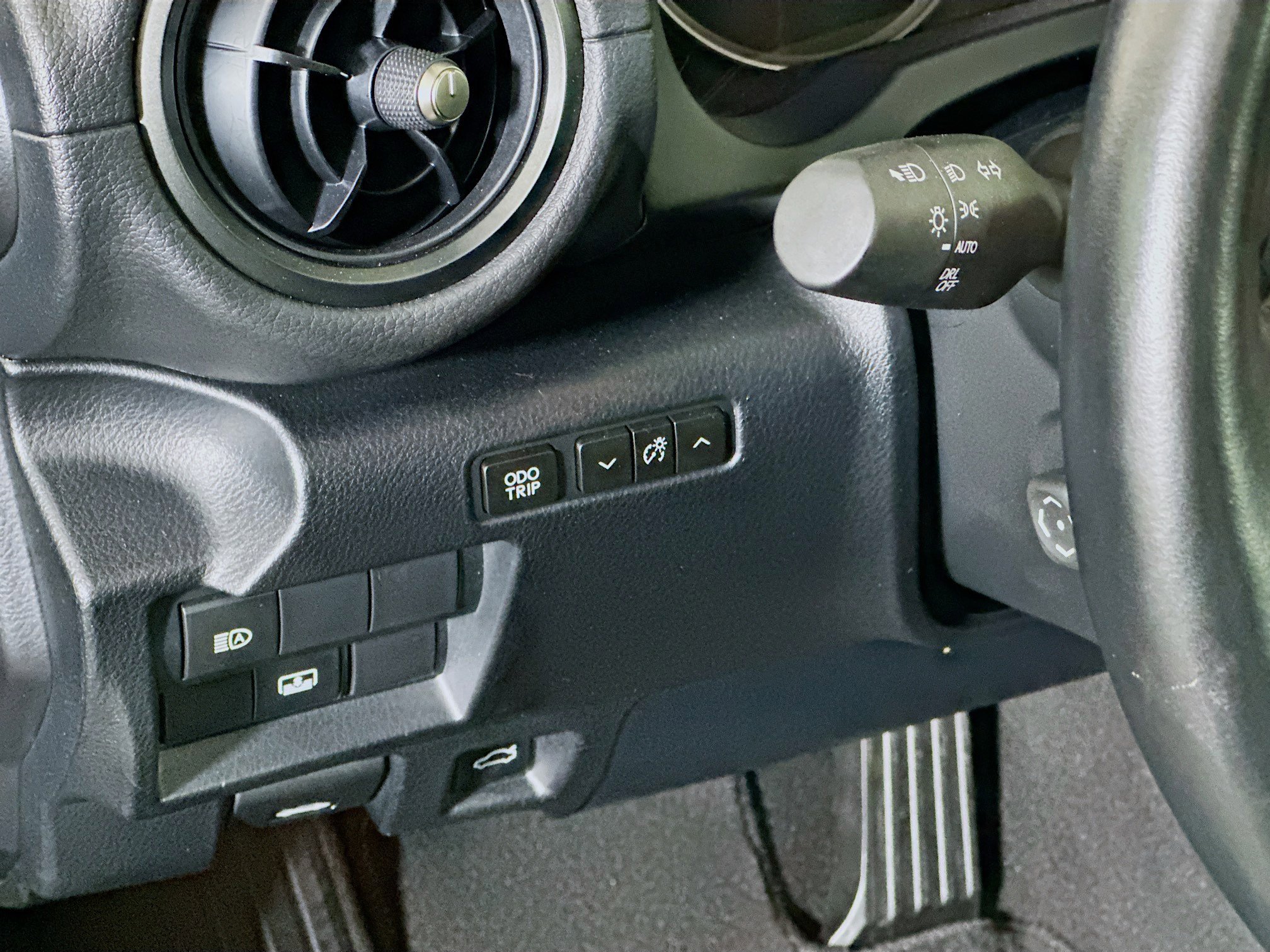 Used 2025 Lexus IS 300 w/ Premium Package image 17