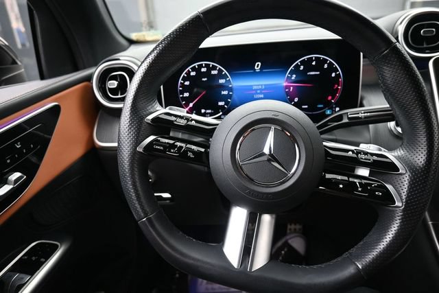 Used 2024 Mercedes-Benz GLC 300 image 8