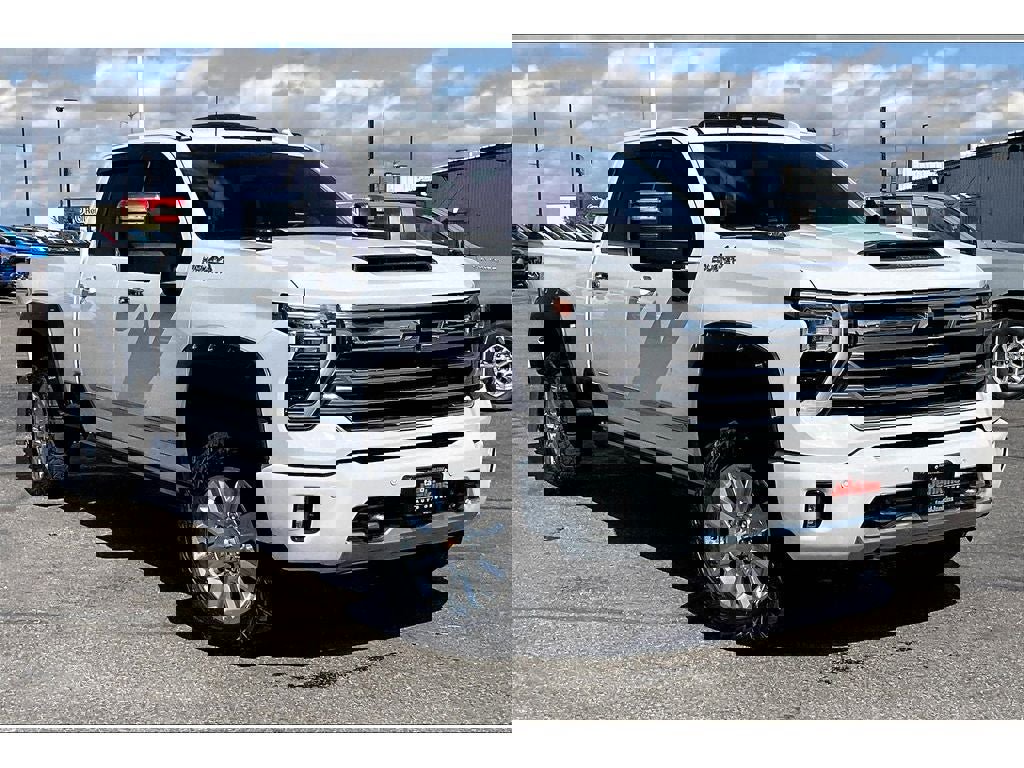 Used 2024 Chevrolet Silverado 3500 High Country w/ High Country Premium Package image 2