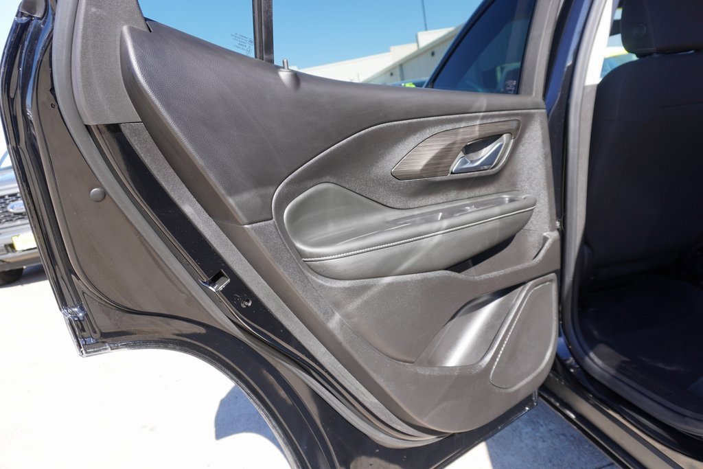 Used 2024 GMC Terrain SLE w/ Driver Convenience Package image 22