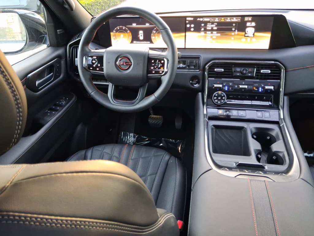 Used 2025 Nissan Armada PRO-4X w/ Pro-4X Premium Package AWD/4WD image 10