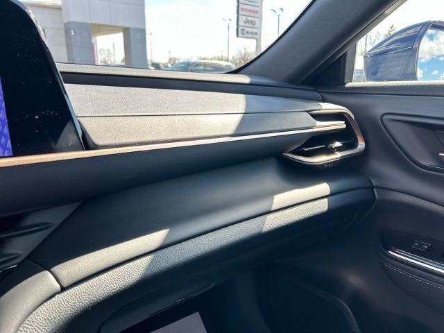 Used 2026 Toyota Crown XLE image 40