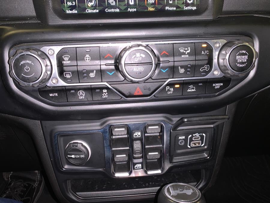Used 2022 Jeep Wrangler Unlimited Sahara AWD/4WD image 23