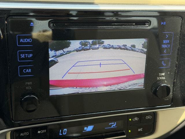 Used 2017 Toyota Corolla LE FWD image 18