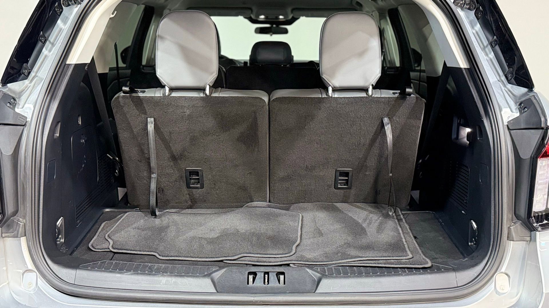Used 2025 Ford Explorer Active w/ Active Comfort Package image 29