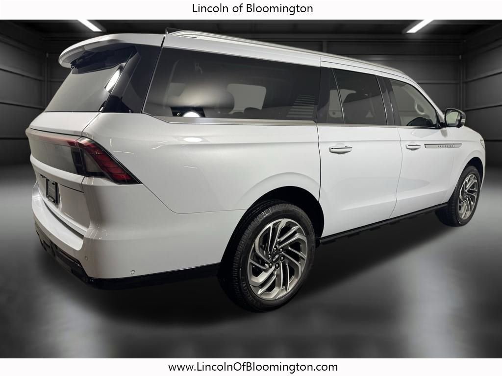 Certified 2025 Lincoln Navigator L Reserve AWD/4WD image 8